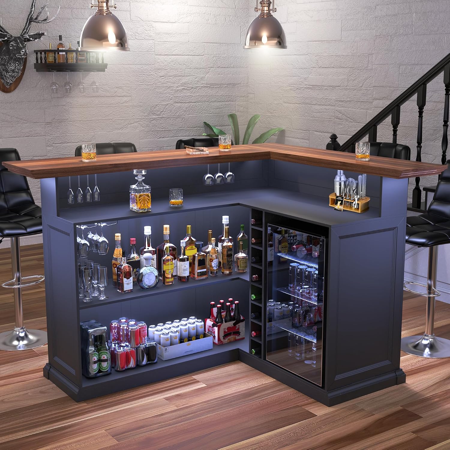 Home Bar Setup - L字型ホームバーキャビネット（冷蔵庫スペース付き）、大型地下室バー | 地下室＆男の隠れ家バー、5名以上収容可能、カスタマイズ可能