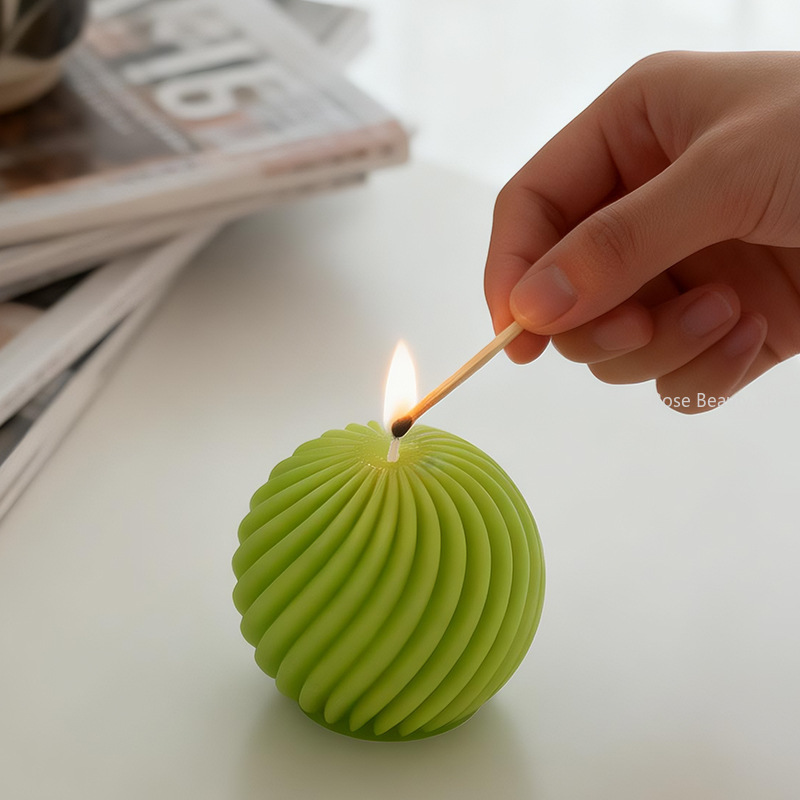 3Dクリスマスボールキャンドルシリコンモールド アロマセラピ - Ice Mold Sphere のレビューと価格